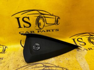 OSŁONA BOCZEK DESKI KONSOLI PRAWY BMW F40