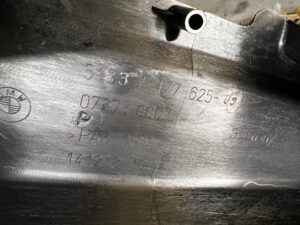 LISTWA RAMKA SZYBY DRZWI PRZÓD LEWA LEWY BMW 7 F01 F02 F04