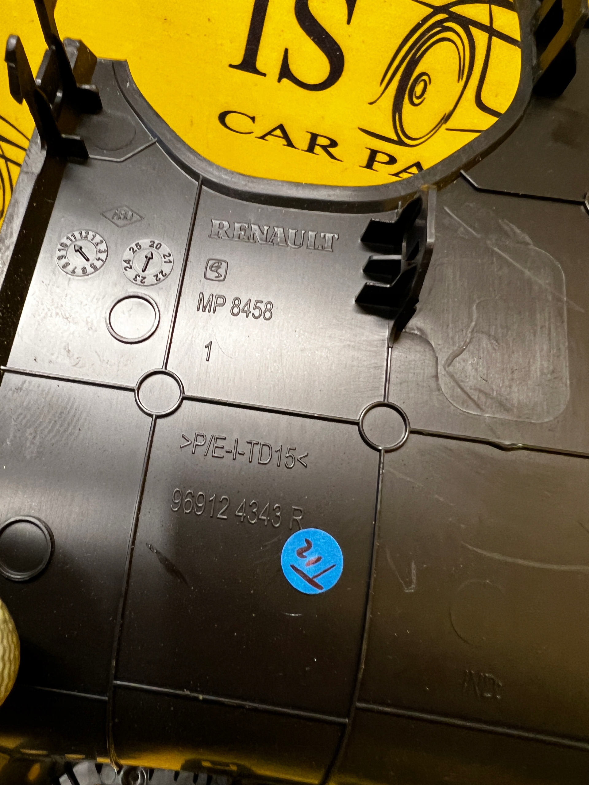 OSŁONA ZAŚLEPKA PLASTIK TUNELU ŚRODKOWEGO DACIA SANDERO III 2021R