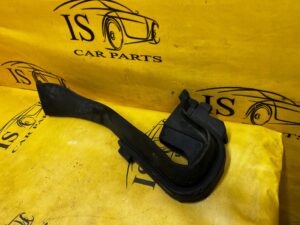 USZCZELKA PODSZYBIA MASKI POKRYWY SILNIKA BŁOTNIKA PRAWA PORSCHE MACAN 95B