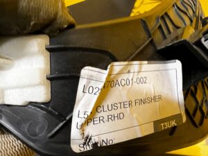 OSŁONA RAMKA LICZNIKA ZEGARÓW RANGE ROVER EVOQUE II L551 ANGIELSKA UK RHD