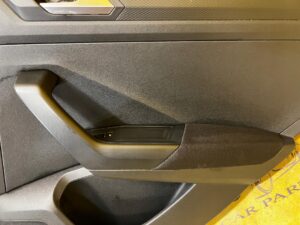 BOCZEK DRZWI TYŁ TYLNE PRAWE PRAWY VW T-ROC 2GA