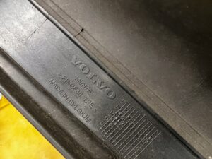 ŻALUZJA ROLETA KIEROWNICA WLOT POWIETRZA VOLVO XC90 II 2.0 D D4