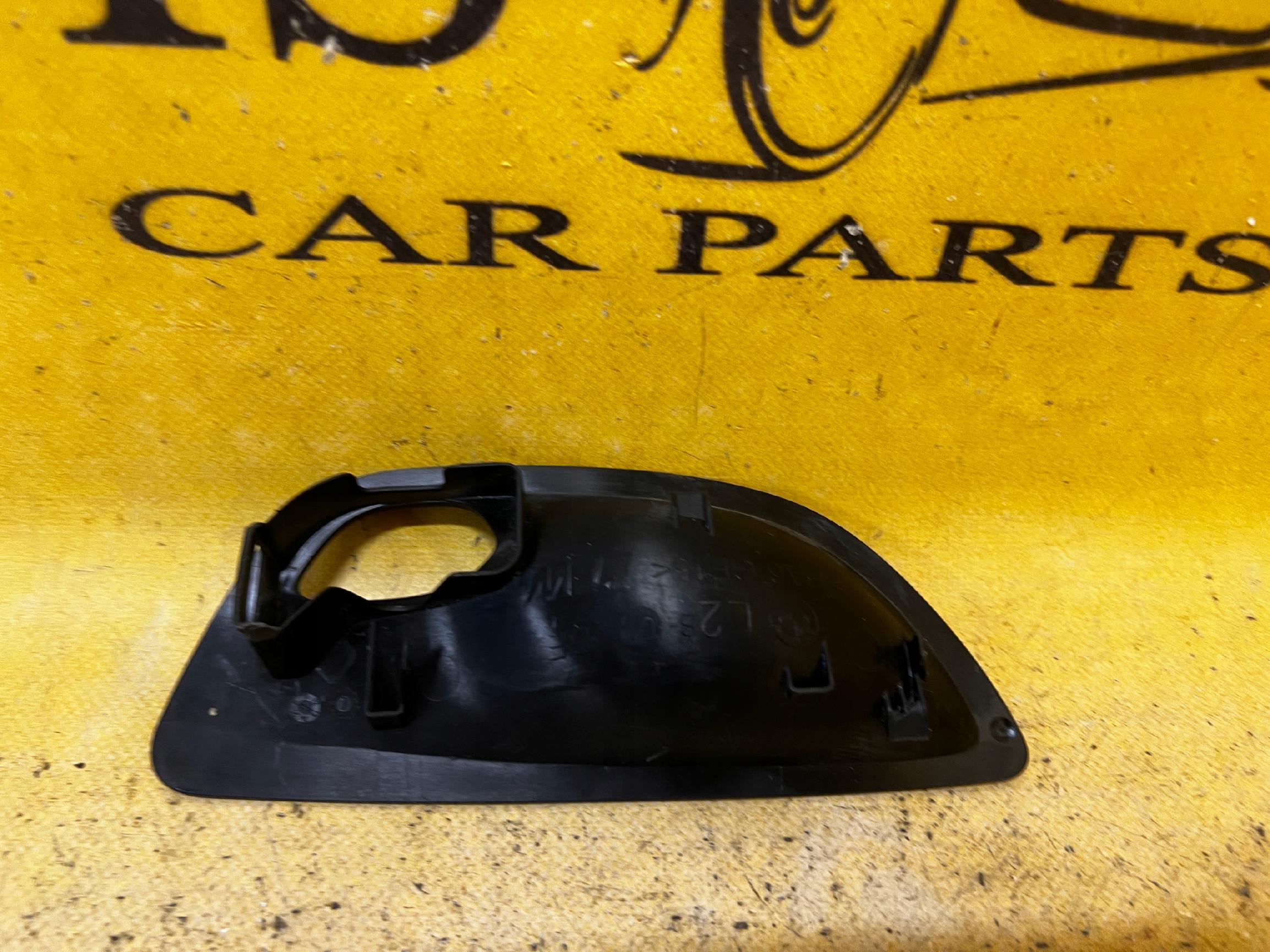 OSŁONA WNĘKA KLAMKI WEWNĘTRZNEJ LEWA BMW 5 F10 F11