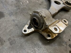 WAHACZ PRZÓD PRZEDNI LEWY LAND ROVER DISCOVERY SPORT V L550 LIFT