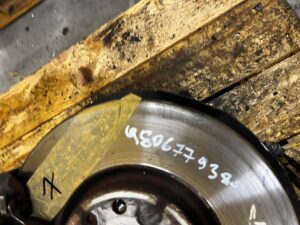 ZWROTNICA PIASTA TARCZA PRZÓD LEWY CITROEN C4 PICASSO II 2.0 BLUE HDI