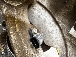 ZWROTNICA PIASTA PRZÓD LEWY PORSCHE CAYENNE II 7P5 GTS 4.8 V8