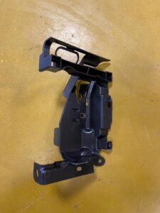 ŚLIZG MOCOWANIE WSPORNIK RENAULT MEGANE IV