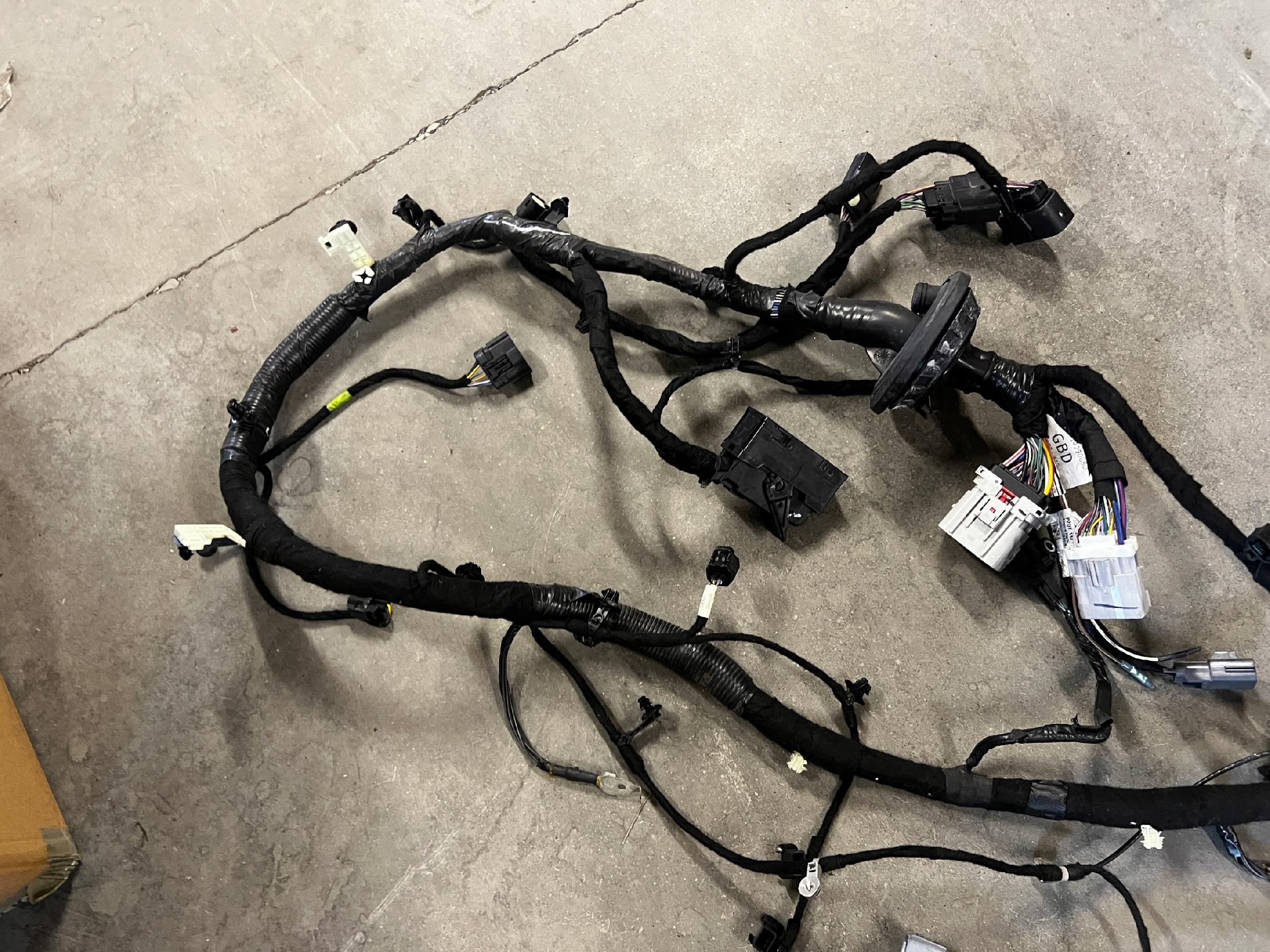 WIĄZKA INSTALACJA OKABLOWANIE SILNIKA FORD BRONCO 21- 2.7 V6 ECOBOOST