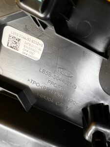 UCHWYT NA KUBEK CUPHOLDER W KONSOLI TYŁ TYLNEJ FORD EXPLORER VI MK6