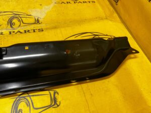 OSŁONA PRZECIWDESZCZOWA TYLNY CENTRALNY ELEMENT RAMY RANGE ROVER VELAR L560