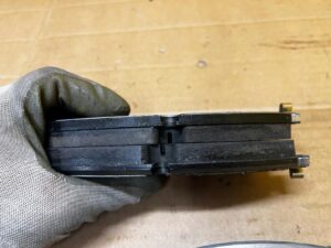 KOMPLET TARCZE KLOCKI HAMULCOWE PRZÓD LAND ROVER DEFENDER II L663