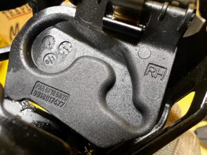 WSPORNIK MOCOWANIE KRATKI BAGAŻNIKA PRAWE PRAWY PORSCHE MACAN 95B