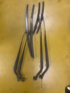 KOMPLET RAMIONA WYCIERACZEK NISSAN X-TRAIL T32 EUR