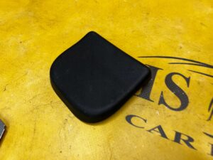 ZAŚLEPKA OSŁONA MOCOWANIA KANAPY TYŁ 3 RZĘDU LEWA FORD EXPLORER MK6