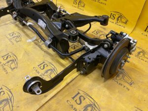 KOMPLETNA BELKA ZAWIESZENIA TYŁ FORD KUGA MK3 III 2.5 HYBRYDA