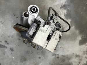 ZWROTNICA TARCZA ZACISK TYŁ PRAWY FORD MUSTANG VI 3.7 RWD 2WD