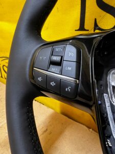 NOWA KIEROWNICA SKÓRA MULTIFUNKCJA FORD KUGA MK3 LIFT TITANIUM