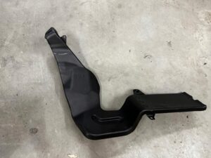 KANAŁ TUNEL POWIETRZA LEWY RANGE ROVER VELAR L560