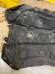 OSŁONA WYGŁUSZENIE WYGŁUSZKA TUNELU BMW SERIA SERII 5 G30 G32