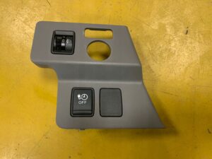 OSŁONA DESKI REGULACJA ŚWIATEŁ NISSAN E-NV200