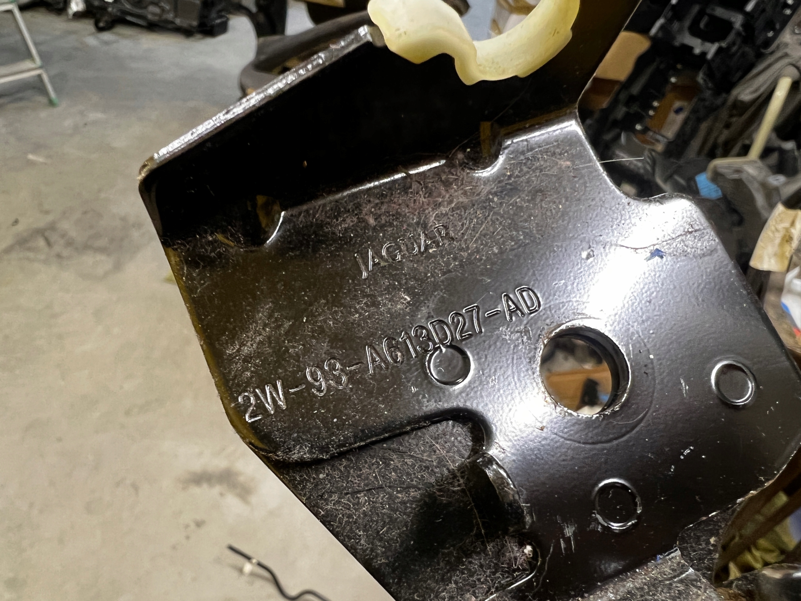 JAGUAR XJ X351 X350 ISOFIXY MOCOWANIE ISOFIX P/L