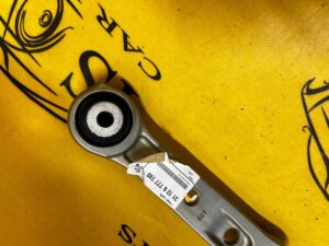 WAHACZ POPRZECZNY DOLNY PRAWY BMW 7 F01 NOWY OEM