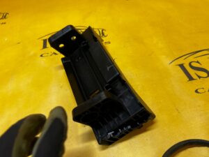 WSPORNIK MOCOWANIE WNĘTRZA LAND ROVER DISCOVERY 5 V L462