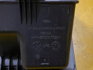 LEWY SCHOWEK DESKI KIEROWCY FORD FIESTA MK8