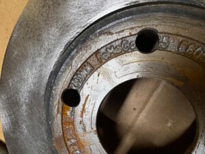 KOMPLET TARCZE KLOCKI HAMULCOWE PRZÓD FORD PUMA II MK2 1.0 ECOBOOST