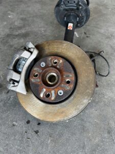 MCPHERSON LEWY PRZÓD NOGA AMORTYZATOR ZWROTNICA DACIA SANDERO III 3 1.0 SCE