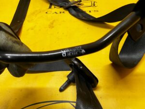 WYSTRZELONY PAS BEZPIECZEŃSTWA TYŁ PRAWY 2 RZĄD DACIA JOGGER EU