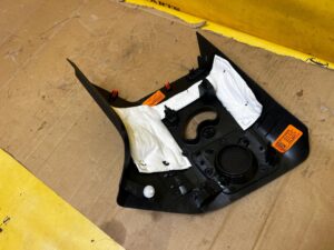 POSZYCIE OSŁONA OBUDOWA SŁUPKA D TYŁ LEWY GŁOŚNIK FORD EXPLORER VI MK6