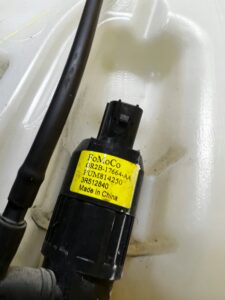 ZBIORNIK ZBIORNICZEK POMPKA WLEW SPRYSKIWACZY FORD FUSION LIFT USA