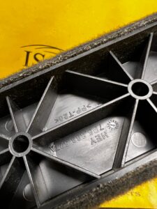 LISTWA BOCZNA BAGAŻNIKA PRAWA PORSCHE CAYENNE II 7P5 LIFT 92A