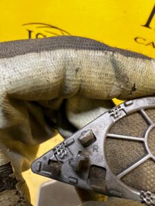 OSŁONA BLENDA GŁOŚNIKA PRAWA HARMAN KARDON BMW 5 G30