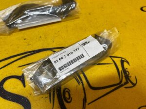 UCHWYT ŚLIZG MOCOWANIE PASA PRZEDNIEGO LEWY BMW 3 E92 NOWY OEM