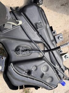 ZBIORNIK AD BLUE ADBLUE POMPA WEZE OSŁONA LAND RANGE ROVER L405 L494 L462