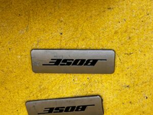 EMBLEMAT ZNACZEK GŁOŚNIKA BOSE PORSCHE CAYENNE 9Y3 9Y0 COUPE HYBRID