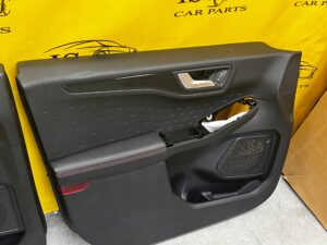 TAPICERKA BOCZEK DRZWI PRZÓD LEWY FORD KUGA MK3 ST-LINE