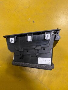 PRAWA KRATKA NAWIEWU DESKI KONSOLI FORD S-MAX MK2