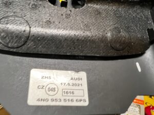 OSŁONA KOLUMNY KIEROWNICZEJ PRZYCISK AUDI A8 D5 4N