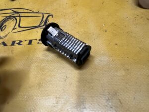 PODWÓJNE GNIAZDO USB PORT ŁADOWARKA PORSCHE MACAN 95B