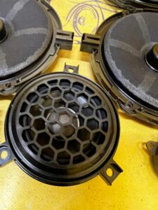 ZESTAW NAGŁOŚNIENIE GŁOŚNIKI WZMACNIACZ SUBWOOFER JBL PEUGEOT 508 I LIFT