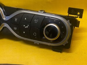 PANEL KLIMATYZACJI AUTO DACIA SANDERO II CLIO IV
