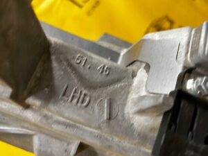 STELAŻ MOCOWANIE RURA BELKA KONSOLI DESKI BMW M5 F90 5 G30 G31