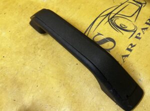 UCHWYT RĄCZKA SŁUPKA ŚRODKOWEGO B FORD BRONCO 21-