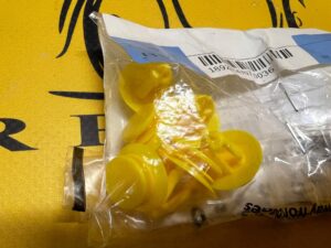 6 X SPINKA TAPICERKI BOCZNEJ TYŁ MINI R50 R52 R53 R56 R58 R59 NOWA OEM