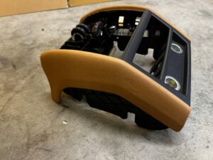 OSŁONA TUNELU ŚRODKOWEGO TYŁ KRATKA NAWIEWU BMW 7 F01 F02 EU