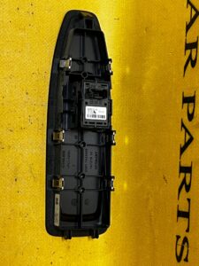 PRAWY PRZÓD PRZEŁĄCZNIK PANEL SZYB BMW F21 F22